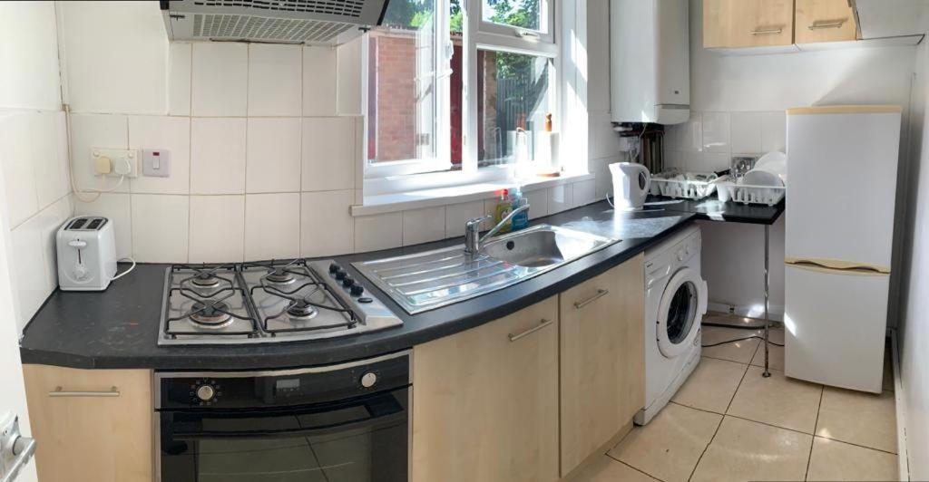 Birmingham City Guest House Екстер'єр фото